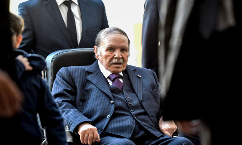 الرئاسة الجزائرية تعلن استقالة الرئيس عبد العزيز بوتفليقة خلال أيام مشاهير